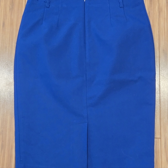 Elegant Blue Pencil Skirt - Picture 4 of 7